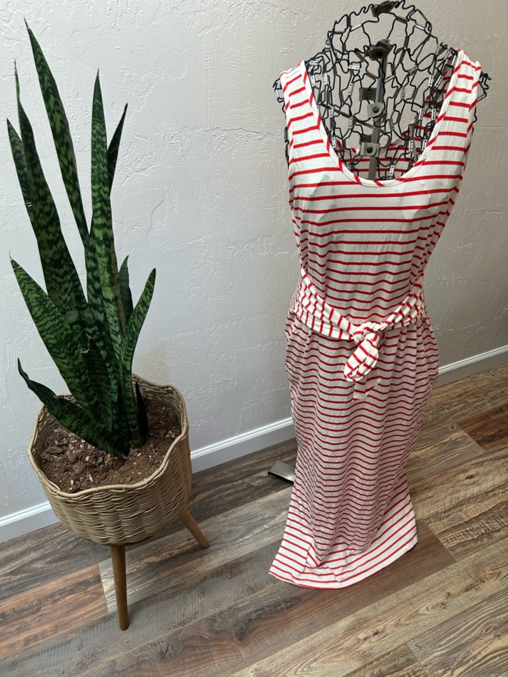 BE COOL Red‎ and White Striped Sleeveless Maxi Dress with Waist Tie